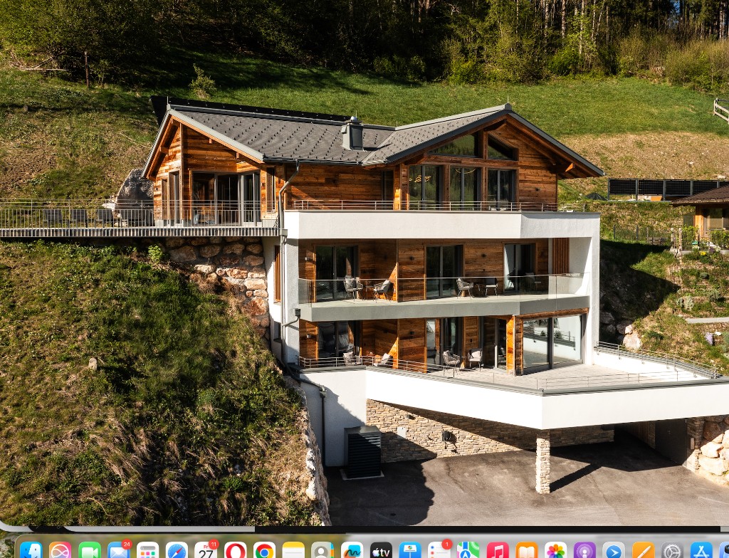Chalet DasKöniglich in der Sommerlandschaft am Hochkönig
